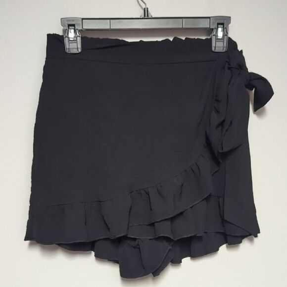 Black Ruffled Wrap Skorts Mini - Picture 1 of 7